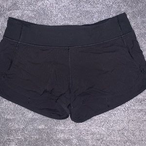 Size 14 girls Ivivva black shorts!